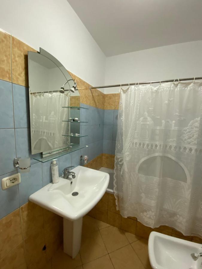 Noar Apartment Sarande Bagian luar foto