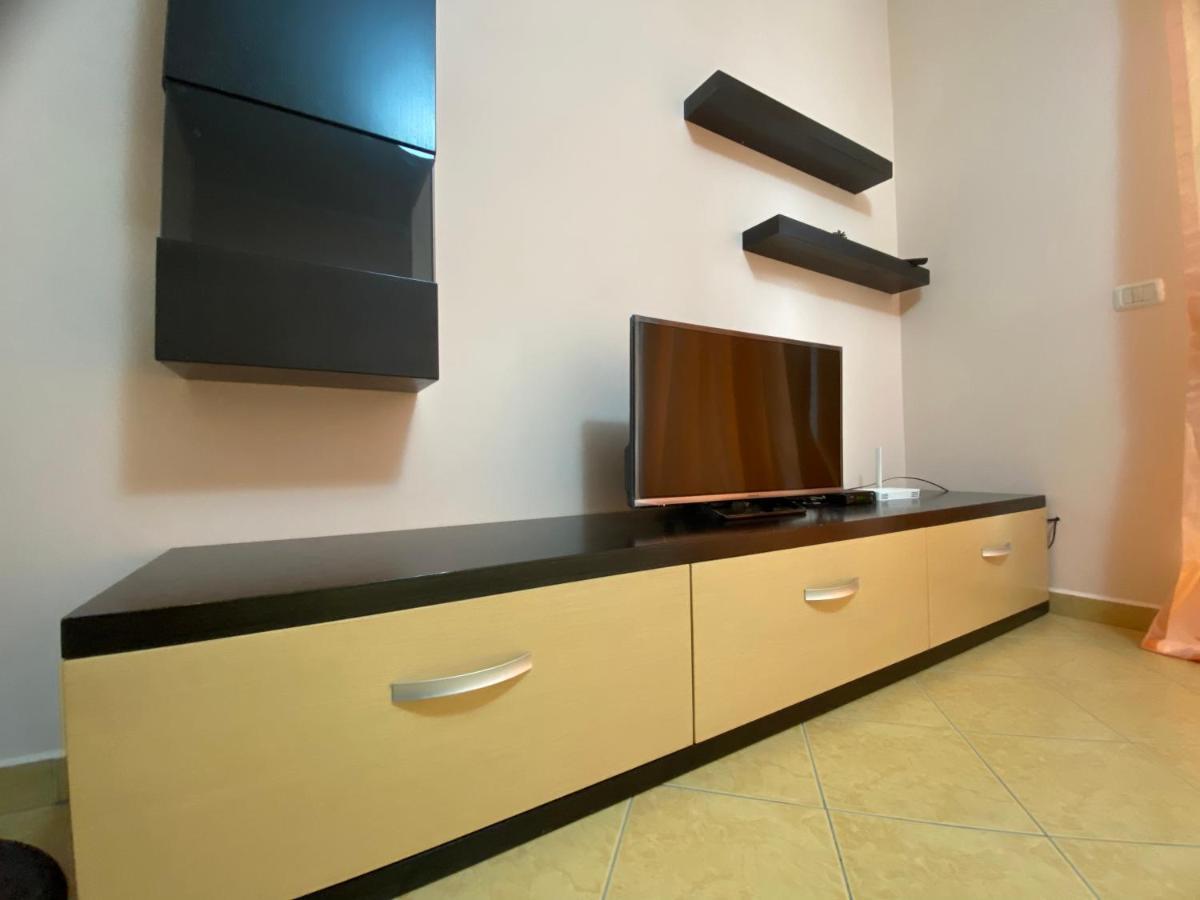 Noar Apartment Sarande Bagian luar foto
